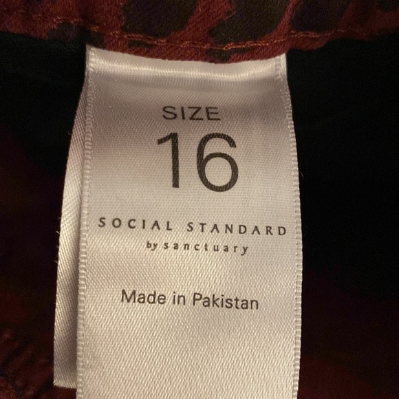 ***NWT*** SOCIAL STANDARD MID-RISE ANKLE SKINNY JEANS SIZE 16 - Picture 4 of 11